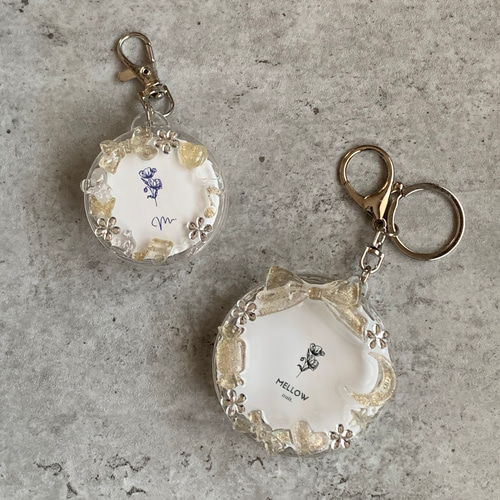 缶バッジ】バッジケースキーホルダー gold lamé/金/りぼん/星/月 缶バッジ】バッジケースキーホルダー gold lamé/金/りぼん/星/月