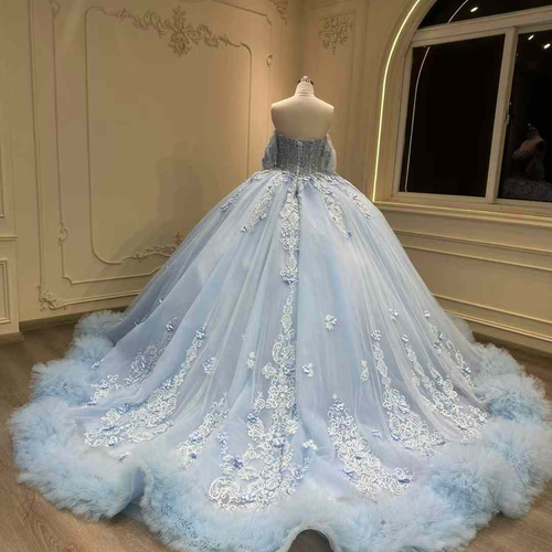 見逃さない！カラードレス 爽やかなブルー ふわふわチュール