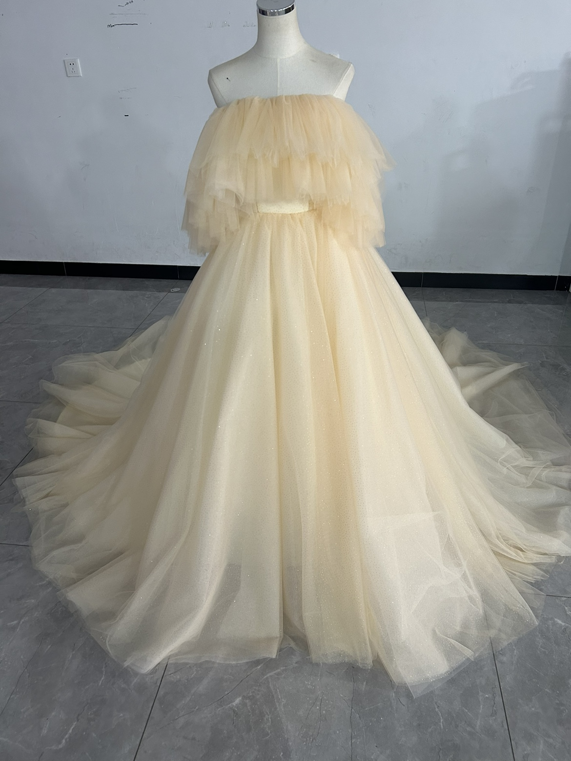 カラードレス シャンパン色 オフショルダー キラキラチュール 編み上げ 披露宴