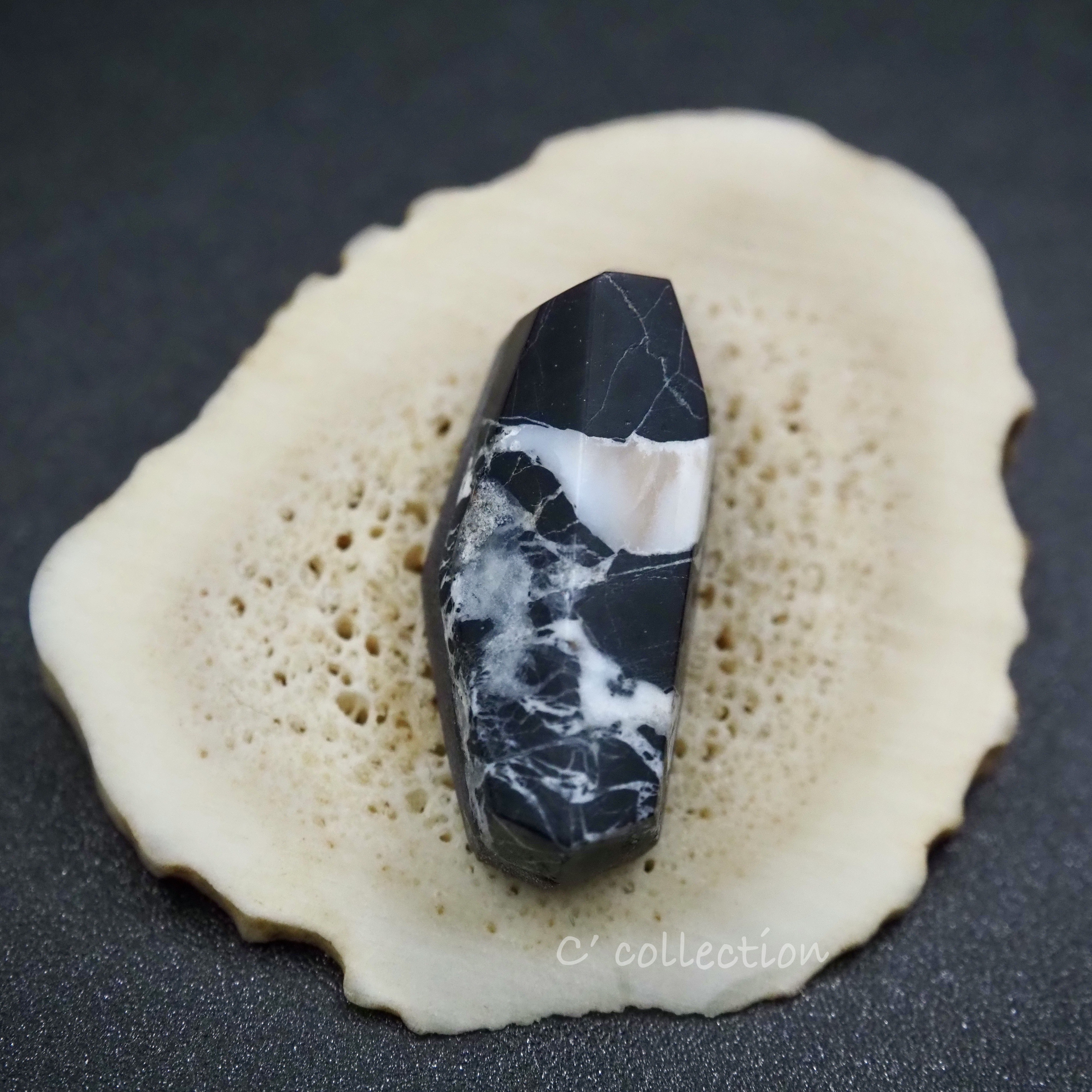 11,4ct White Buffalo Turquoise ホワイトバッファロー ターコイズ WB-20 ルース 天然