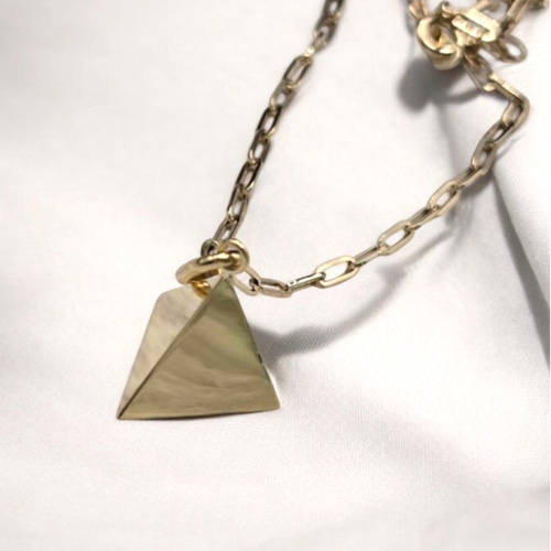 K18 トライアングル ピラミッド型 ペンダント ネックレス・ペンダント