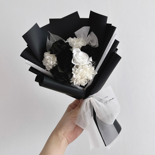 ブーケ　花束　ハンドメイド　造花　推し活　モノトーン　黒　白 wrapping bouquet 花束 ブーケ ギフト プロポーズ 生誕祭 推し活