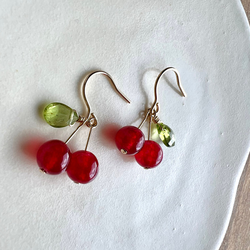 再販】天然石のさくらんぼピアス＊14kgfイヤリング変更可 ピアス