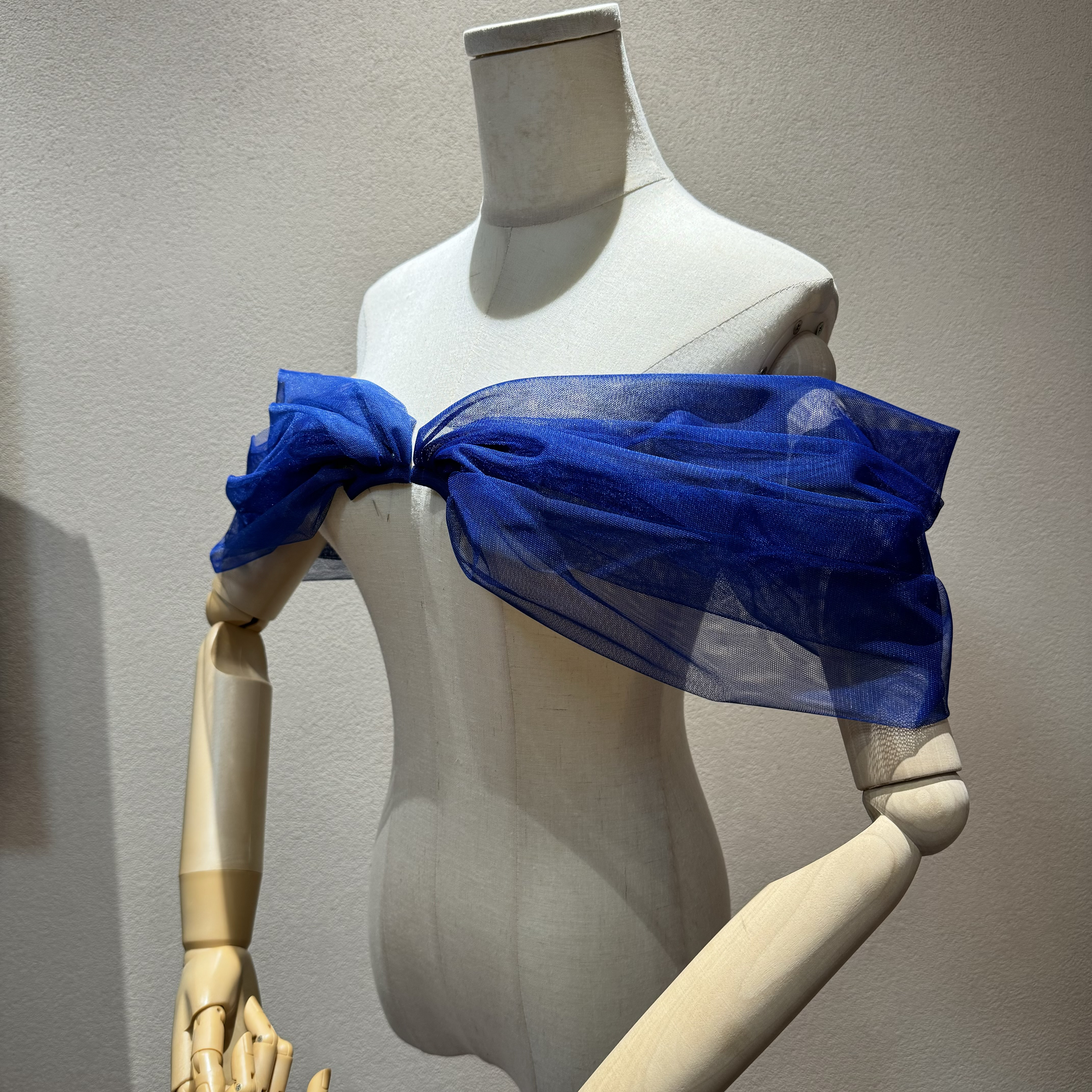 上質な商品！紺/ネイビー　ふんわりチュール　二の腕を隠せる　取り外し可能お袖　演奏会音楽会披露宴お呼ばれ　高評価続出人気