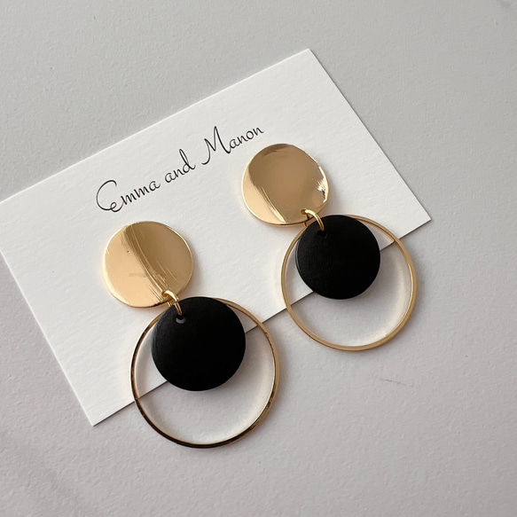 ★金属アレルギー対応　チタンポスト　ウッド　スモールフープ ピアス/イヤリング 2枚目の画像