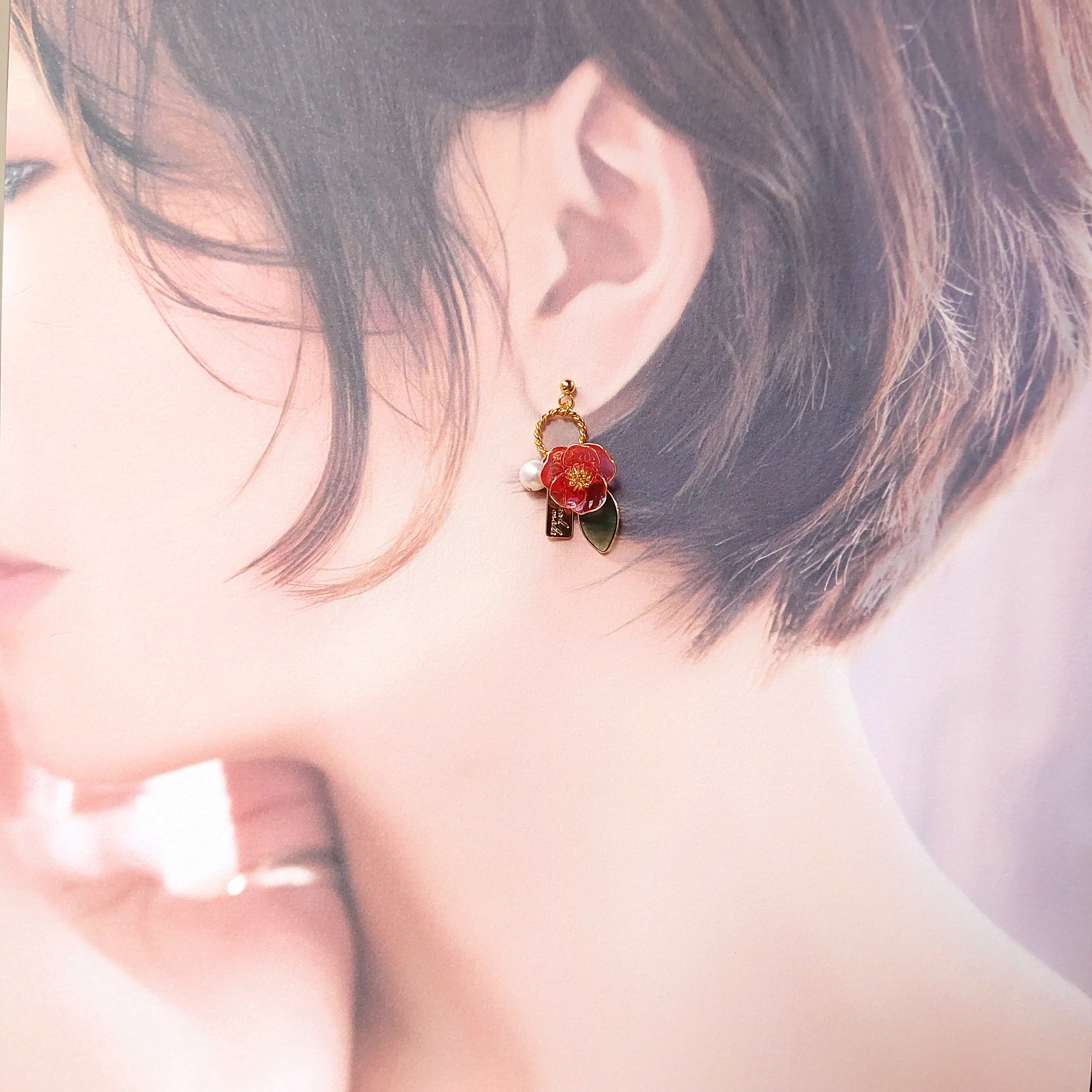 ❁︎冬限定❁【Saikaー彩華 ・椿】 ピアス/イヤリング 赤 アシンメトリー パール 正月 着物 浴衣 和 洋 ギフト