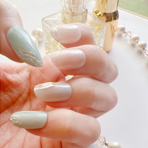 ミント×クリーム×シルバー⌇マグネット ニュアンスネイル ペール 白