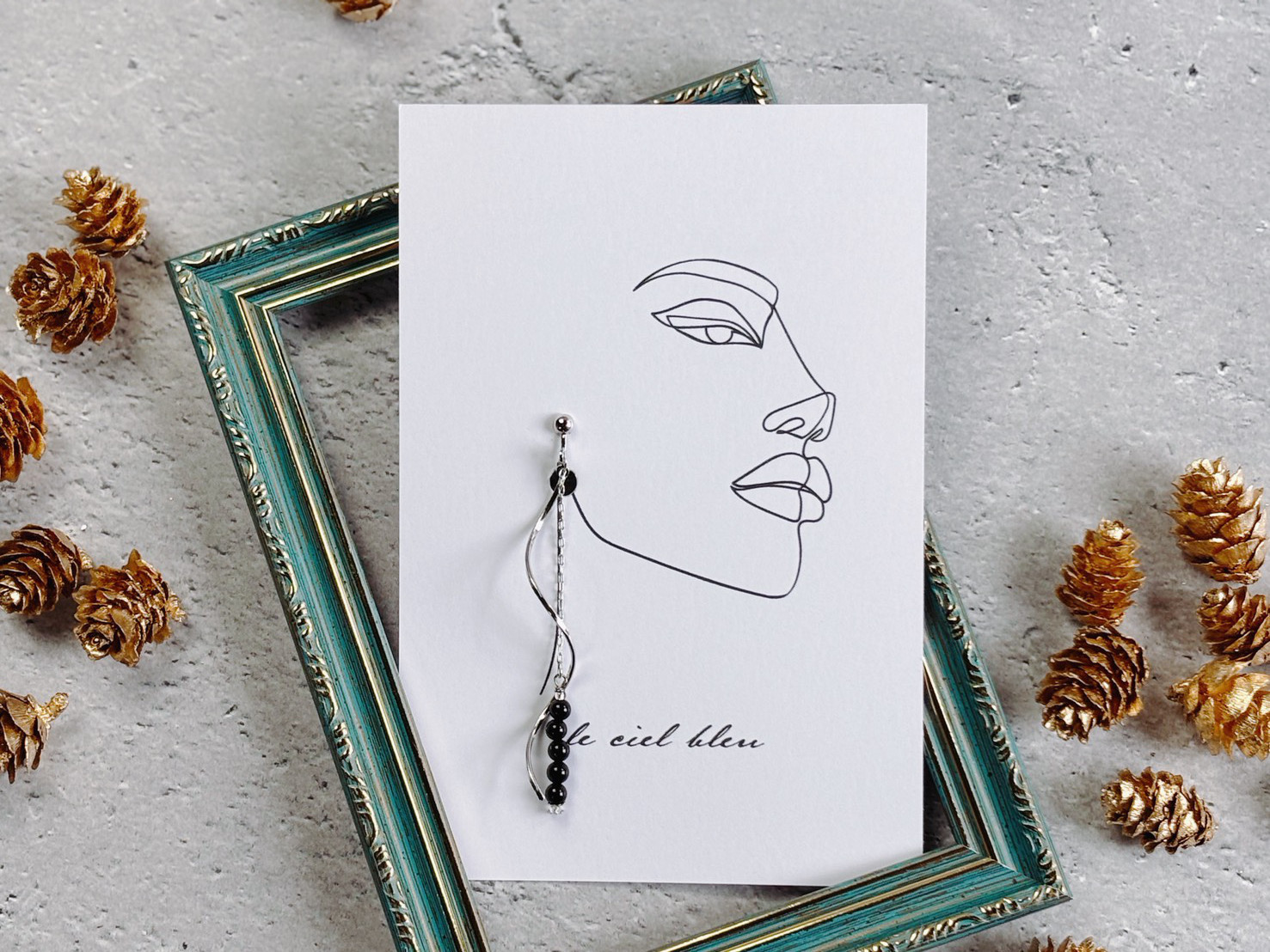 くるり螺旋と天然石イヤリング　天然石　オニキス　イヤリング　ピアス　シルバー　大ぶり　揺れる　大人華やか