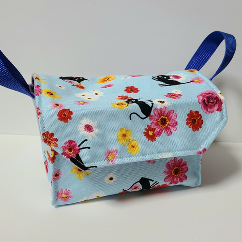 猫柄布小物入れ コスメポーチ ハンドメイド 小物入れ 化粧ポーチ カギ