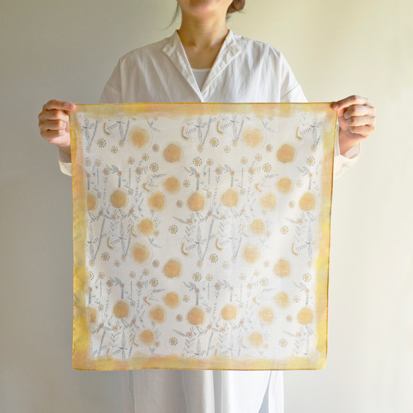 お得なハンカチ2枚セット / 赤の森・月のホワイト / クリスマスギフト / ラッピング込み / 送料無料 12枚目の画像