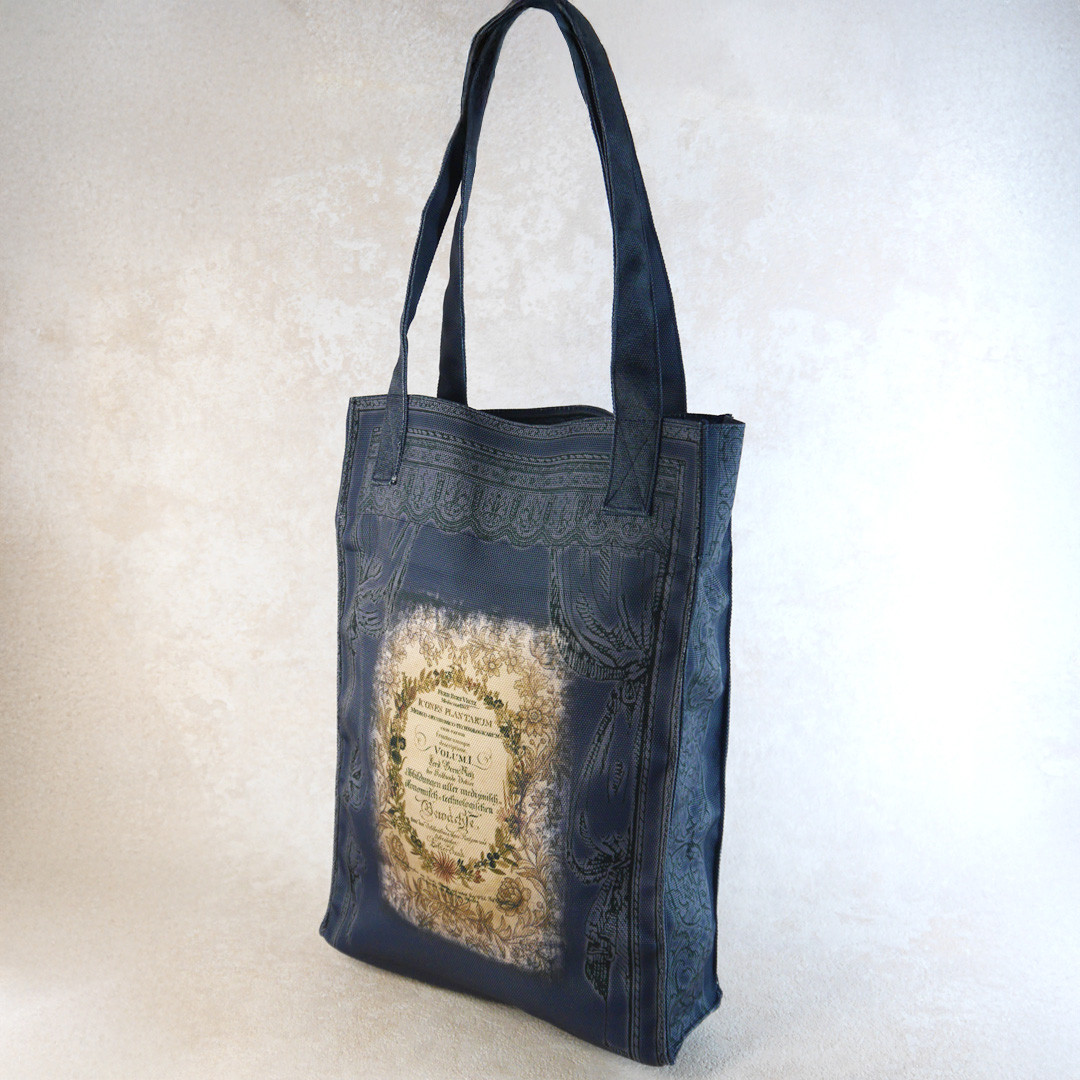 撥水縦型トートバック　アンティーク柄　wreath　花言葉　紺