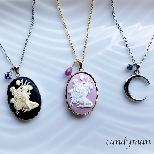 送料込み】黒いお花の妖精カメオと紫色デッドストックグラスストーンの