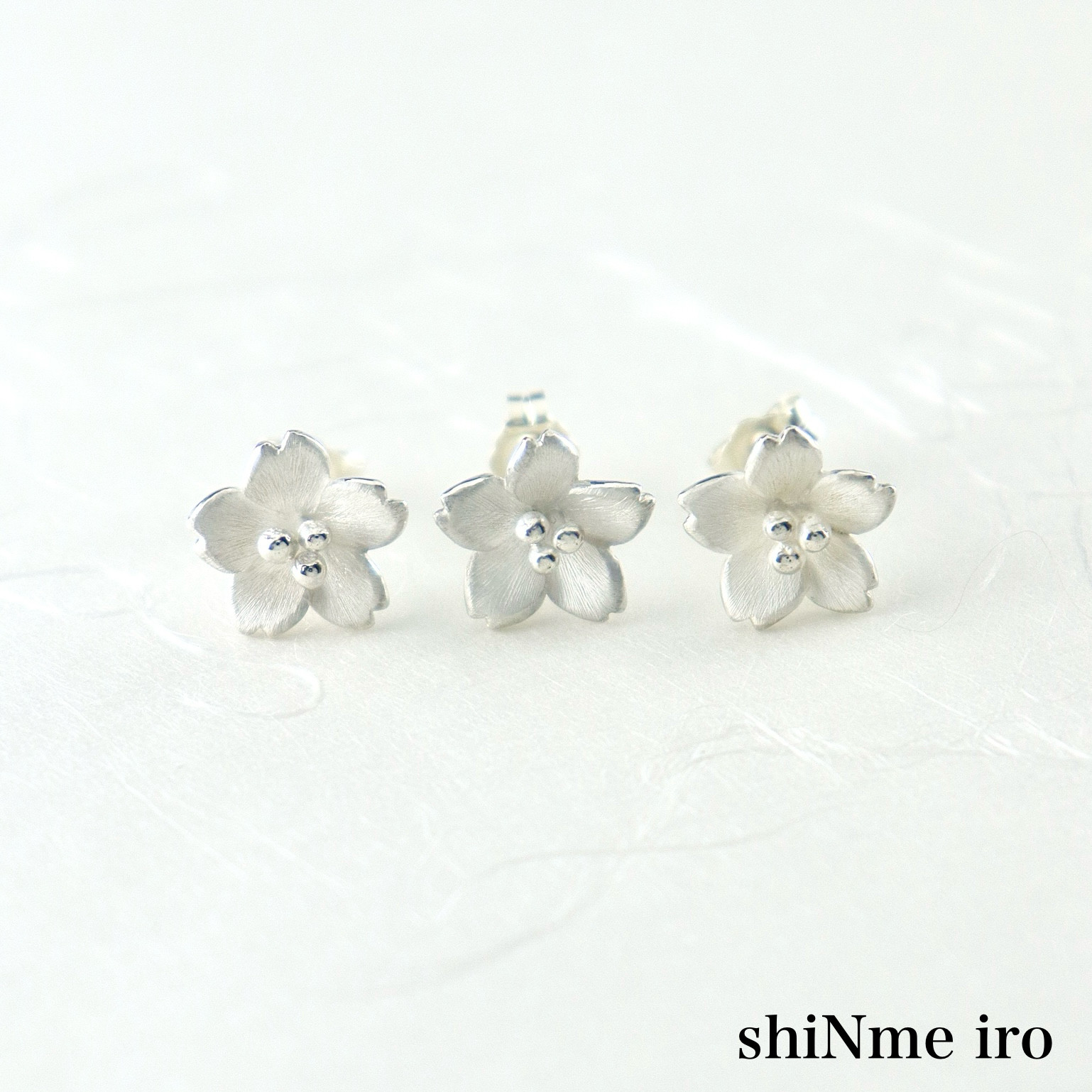 silver950ピアス　さくら　片耳バラ売り 4,928円