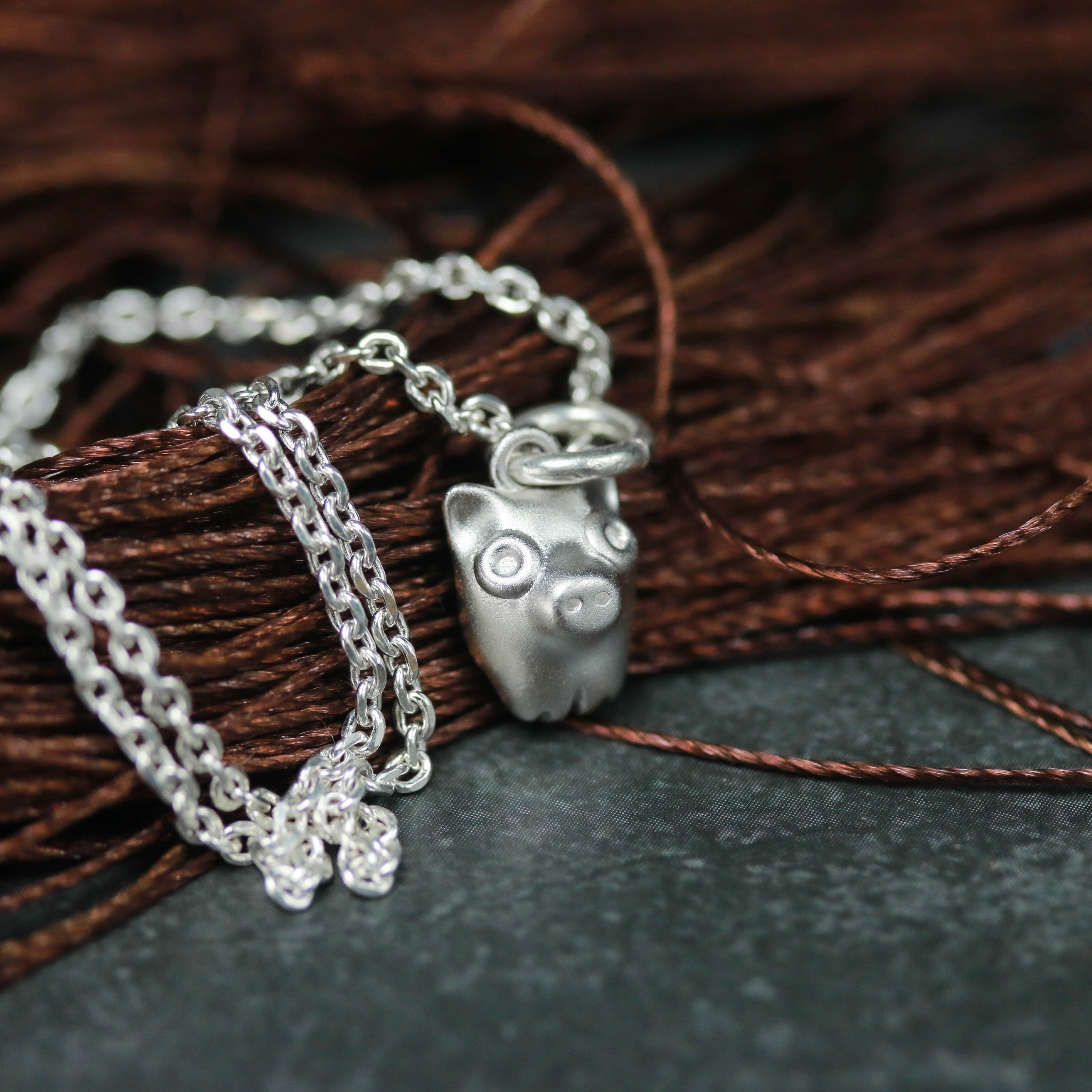 ピギーペンダントシルバーネックレスかわいい豚の赤ちゃんの女性のネックレス誕生日プレゼント