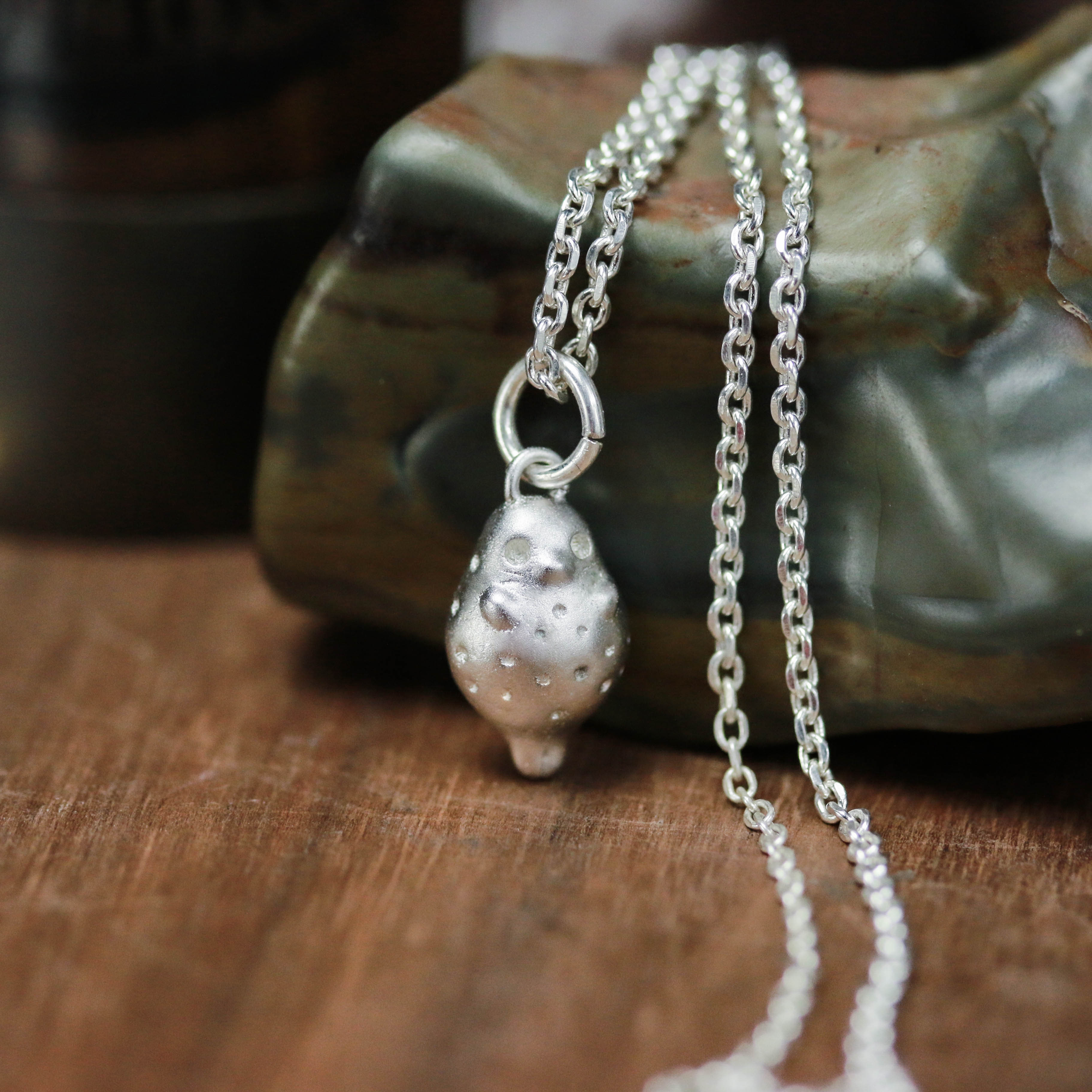 かわいい赤ちゃんアシカペンダントアザラシ、太平洋岸北西部、小さなアシカネックレスオーシャンペンダント水生海洋生物動物