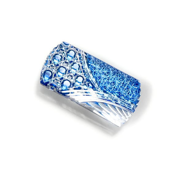 「縁起帯留め」東京切子帯留め　宝船　～たからぶね～　青 　 1枚目の画像