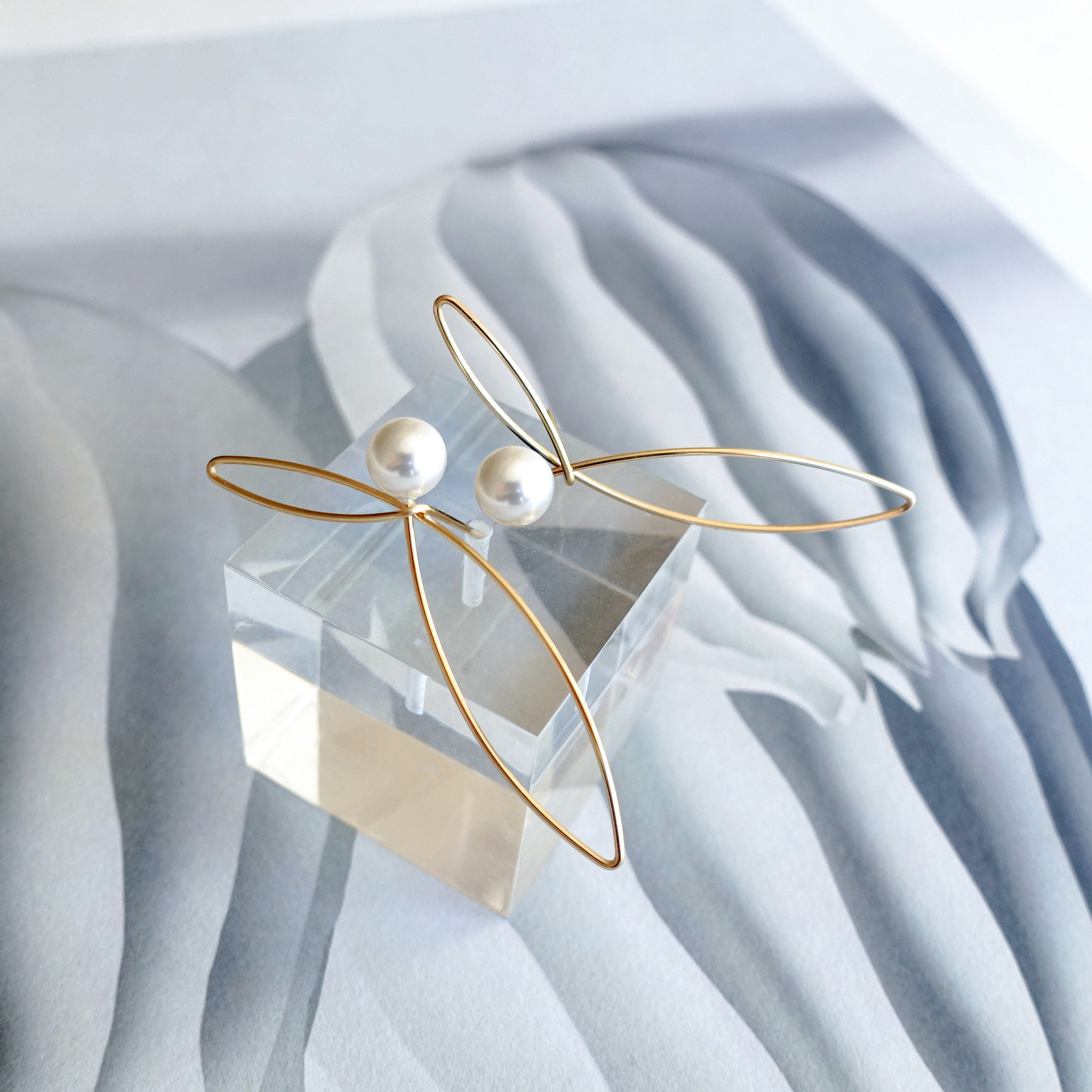 K14gf ’ leaves ’ ピアス/white