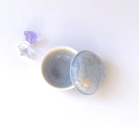 小さな可愛いボンボニエール。花結晶（銀藤） ボンボニエール 磁器