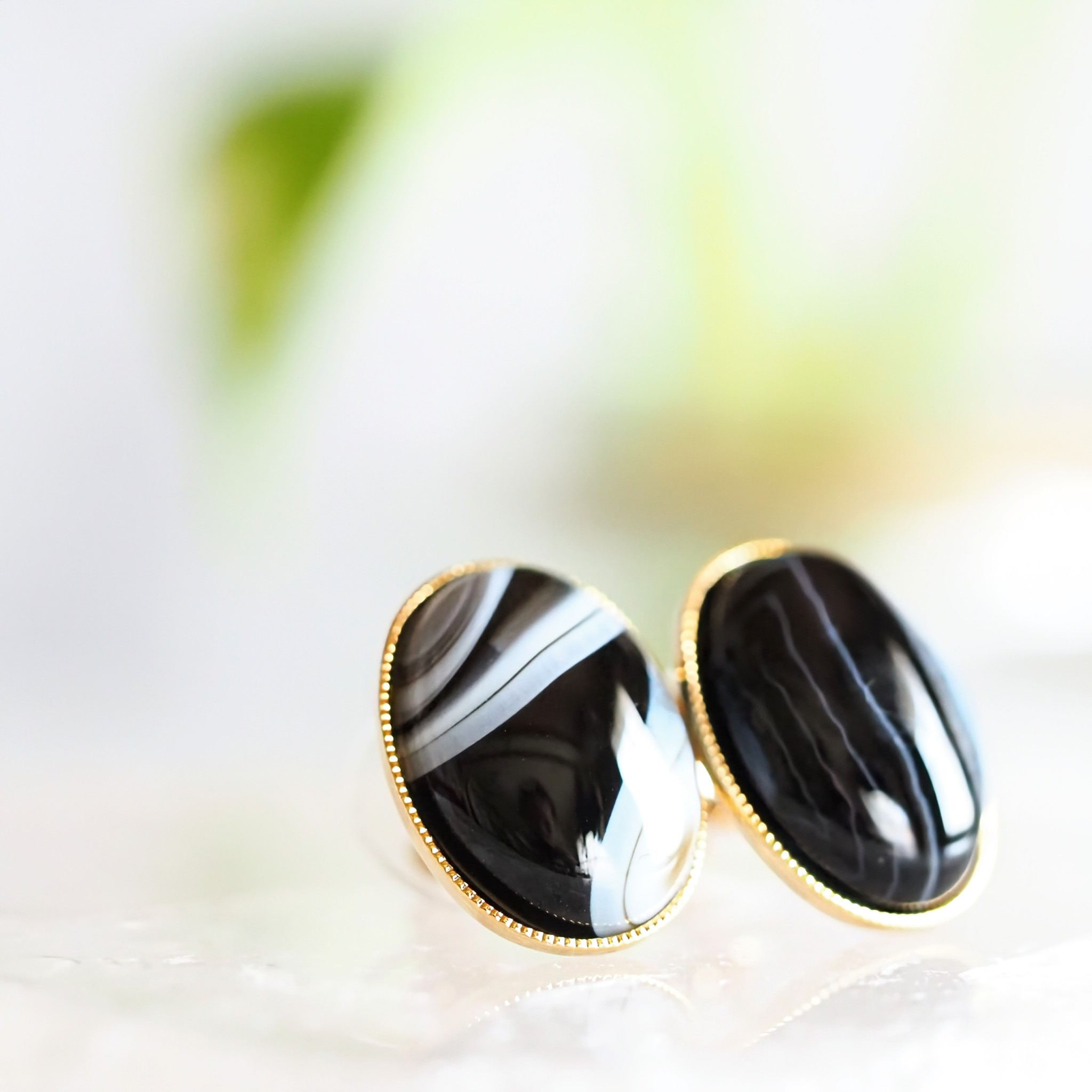 《ストライプオニキスの大粒ピアス》