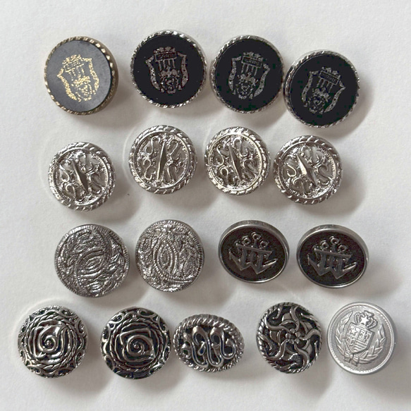 ボタン レトロ 円形 シルバー ゴールド 15mm～17mm 17個セット er-725 1枚目の画像