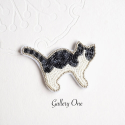 n*u様 ハンドメイド刺繍フレーム　ハチワレ茶トラさんとメロンショートケーキ バスケットステッチで刺した まんまるかわよな このポメちゃんも