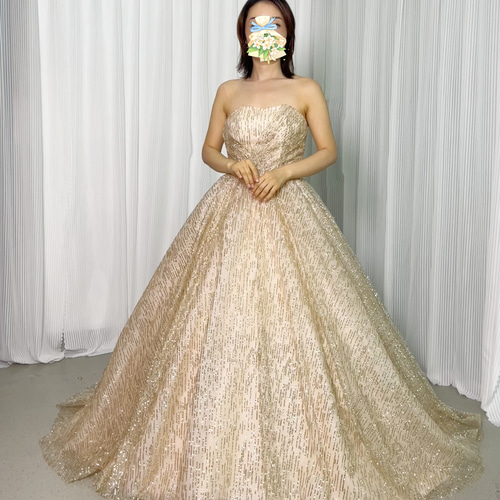送料無料！カラードレス ベアトップ シャンパン色 デザイン感 キラキラ  