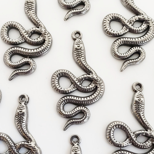 1個 蛇 ヘビ ステンレス スネーク チャーム パーツ/アンティーク