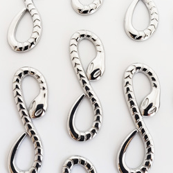 2個 蛇 ヘビ ウロボロス 無限 ステンレス コネクター チャーム パーツ
