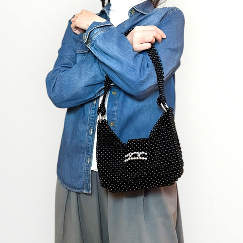 ラウンドビーズのショルダーバッグ【ブラック】☆ビーズバッグ