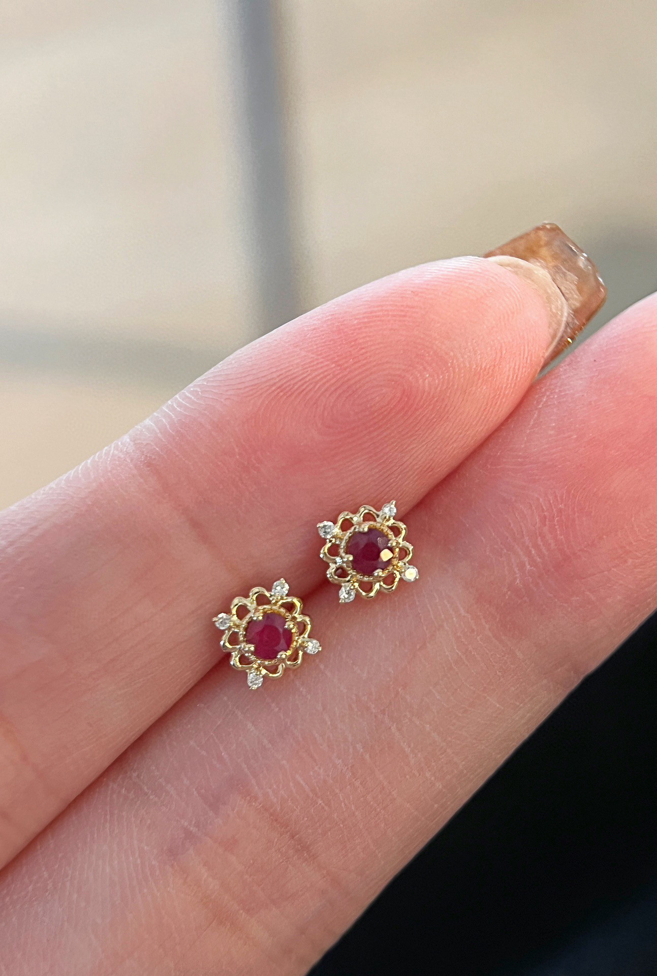 天然ダイヤモンド付きルビーピアスk18