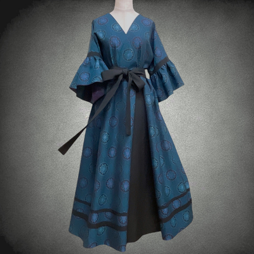 ブルー 黒ライン入り 差し色 ワンピース 着物リメイク フォーマル A61105