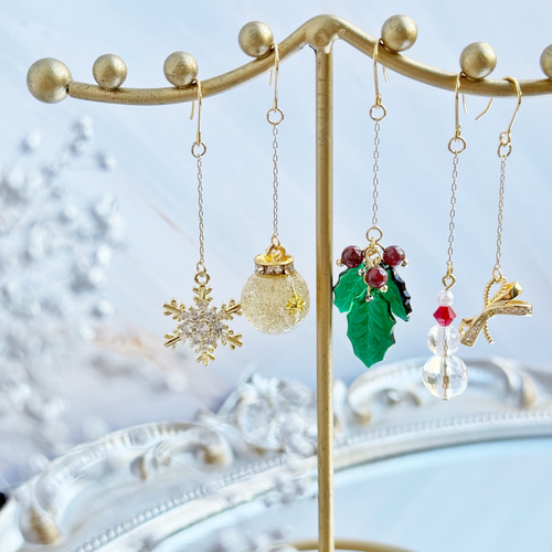 クリスマスチェーンピアス イヤリング 雪だるま×ヒイラギ