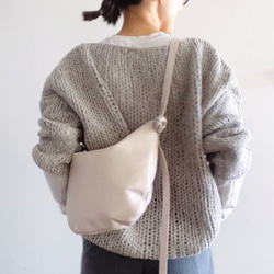 ハーフムーン ピンクゴールド　本革製　ミニショルダーバッグ 9枚目の画像