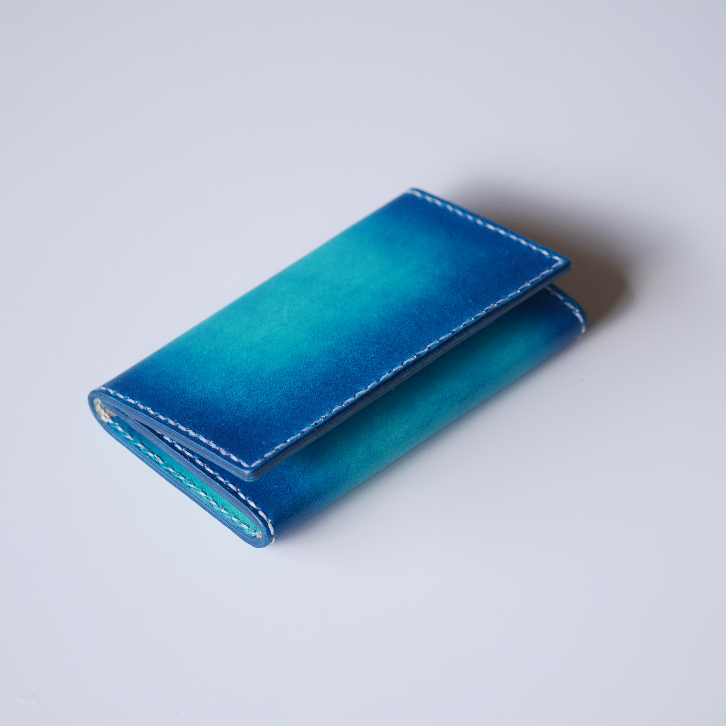名刺入れ　マルチポケットタイプ　ヌメ革　ブルー　青【海の色】