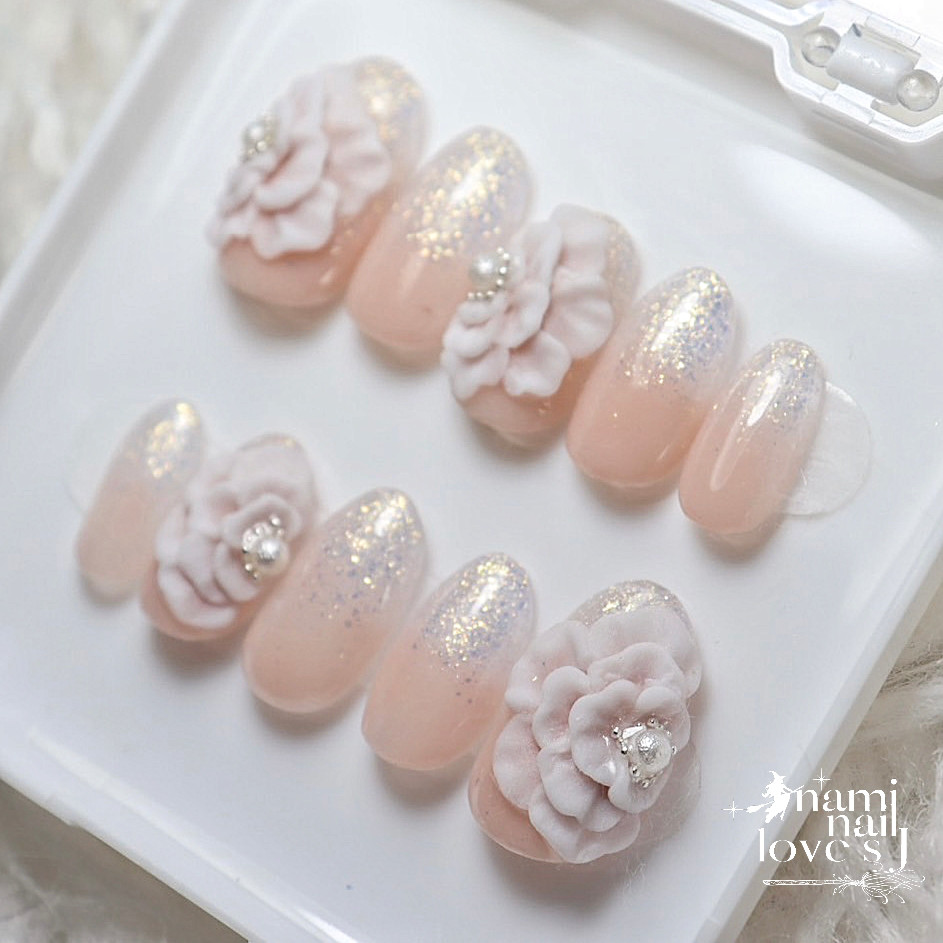 ♡3dのお花が咲き誇る　Bridal nailチップ♡成人式にも♡ 10,220円