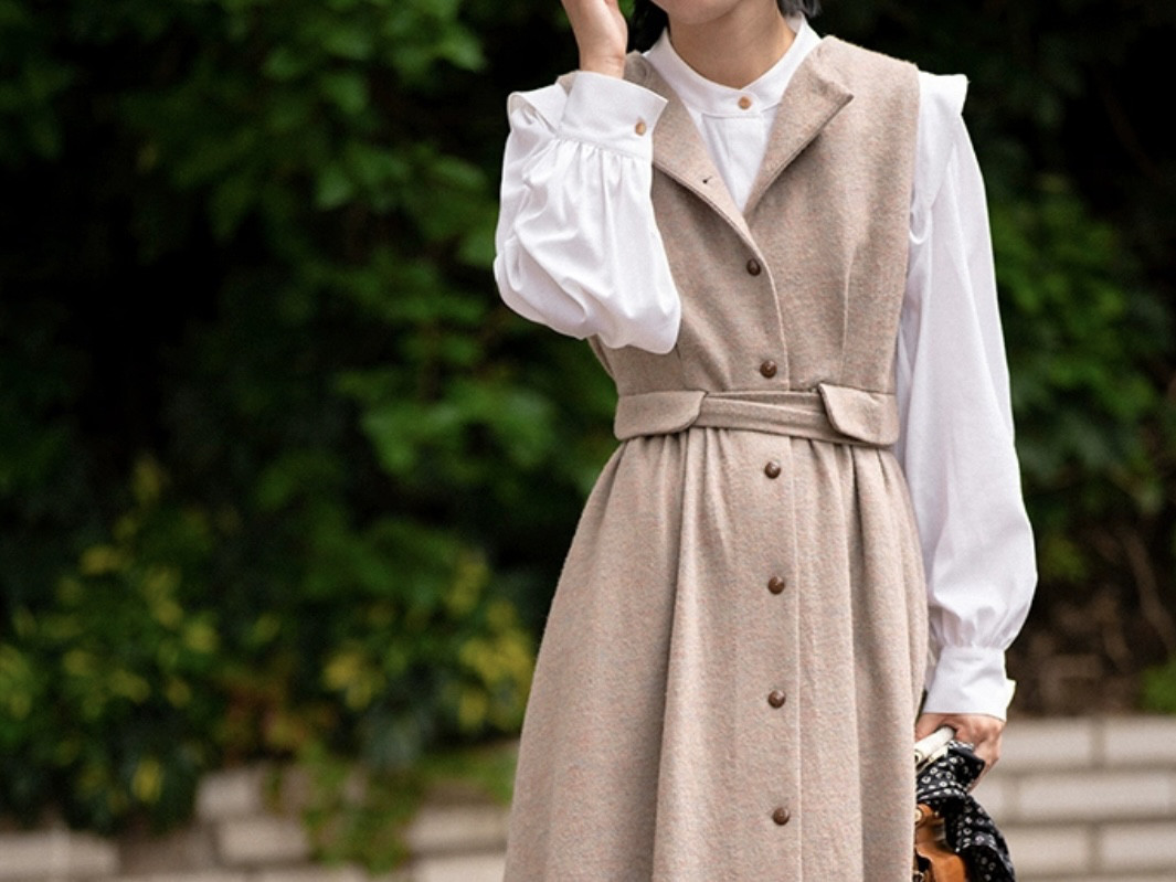 英国風なドーリーワンピース　サロペットジャンパースカート