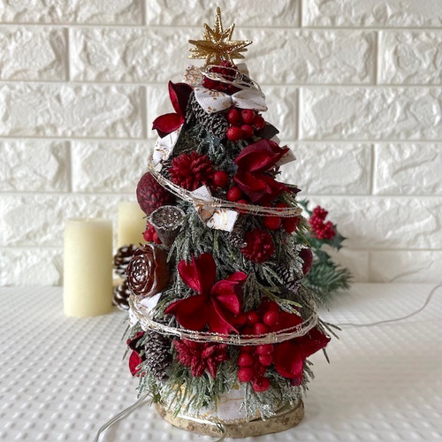 クリスマス アレンジメント デコレーション❣️ライト付き❣️ayu❣️ クリスマス〜LEDライト付き木の実が詰まったクリスマスツリー レッド