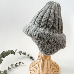 もこもこ耳当てのニット帽 グレー【受注製作】大人 ニット帽・ビーニー