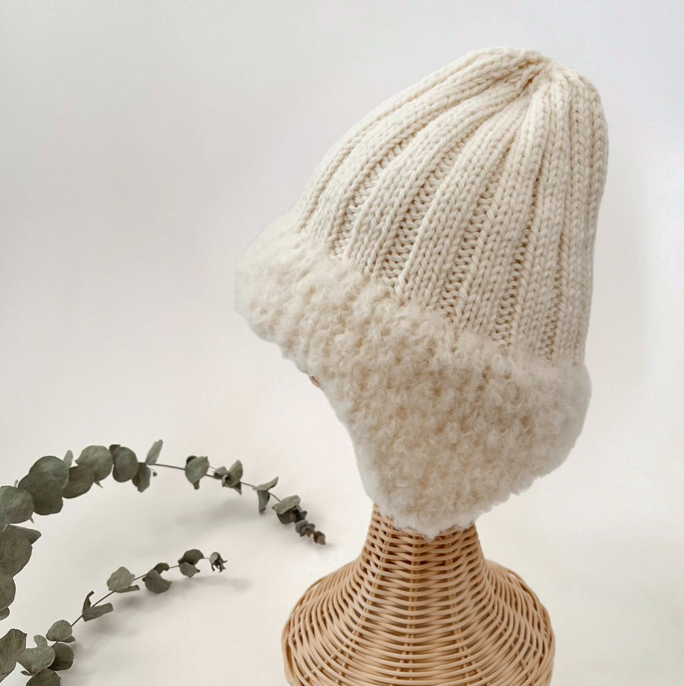 もこもこ耳当てのニット帽 きなり【受注製作】大人