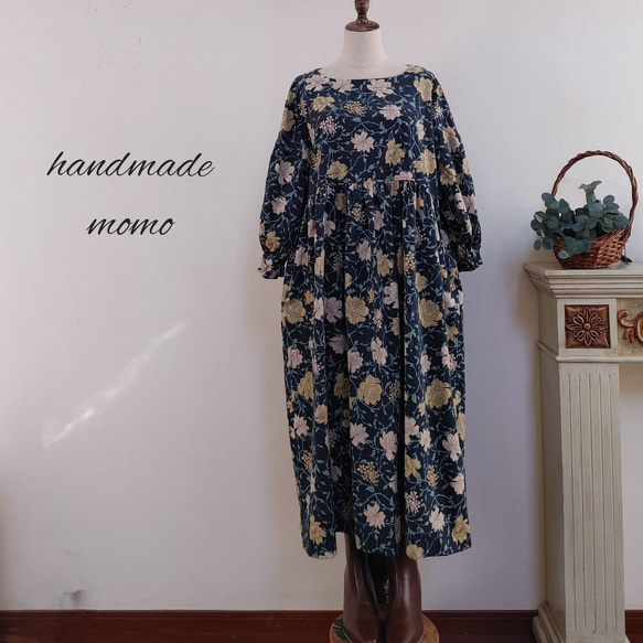 handmadeコーデュロイ花柄ギャザーワンピースfreeホワイト コーデュロイ花柄ギャザーワンピースfree ワンピース momo 通販