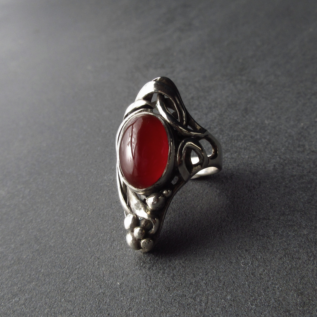 こっくり赤色　カーネリアン・シルバーリング