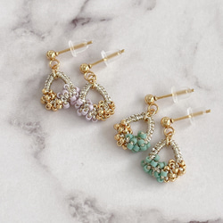 【ラメ糸の粒々シャイニーリトルティアピアスorイヤリング＊グリーン】サージカルステンレスピアス/ガラスビーズ 4枚目の画像