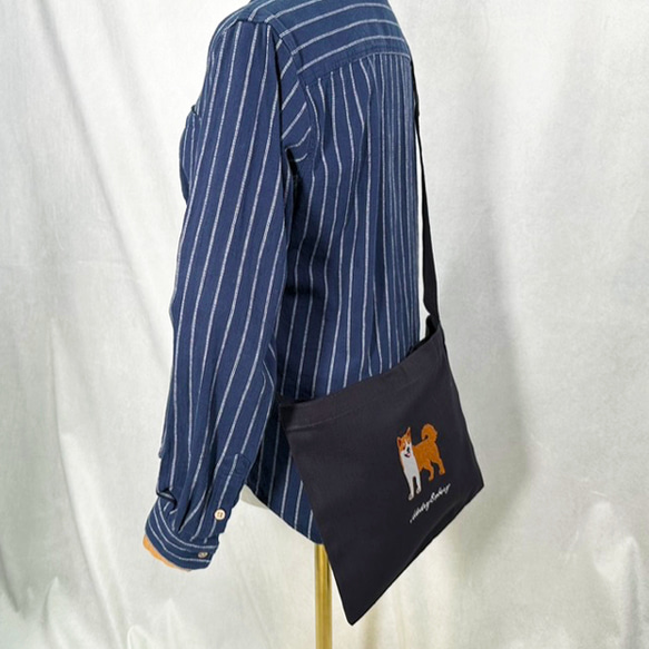 【送料無料】柴犬の刺繍  内ポケット付き キャンバス サコッシュ＜ミッドナイトブルー＞ 3枚目の画像