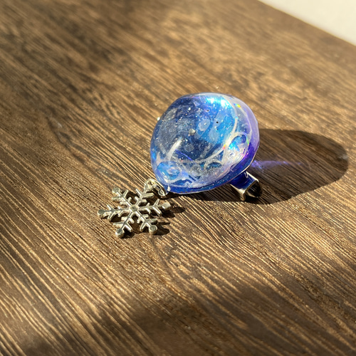 ＃220 コバルトブルー✴ちょうちょ✴雪の結晶✴レジンキーホルダーブローチ 220 コバルトブルー✴ちょうちょ✴雪の結晶✴レジンキーホルダー