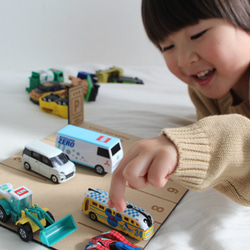 トミカ木製手作り駐車場（ビッグイエロ－）BY02