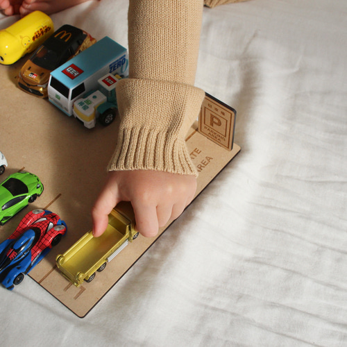 名入れ parking area｜木製 駐車場 ボード トミカ 遊び 男の子 誕生日
