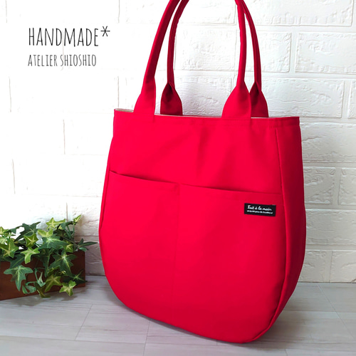 帆布 ラウンドトートバッグ ＊2ポケット＊肩掛け＊A4収納＊赤色
