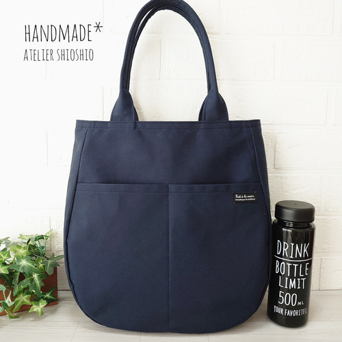 ハンドメイド、トートバック、帆布、ポケット付きラウンド 帆布 ラウンドトートバッグ ＊Мサイズ＊2ポケット＊肩掛け＊A4収納