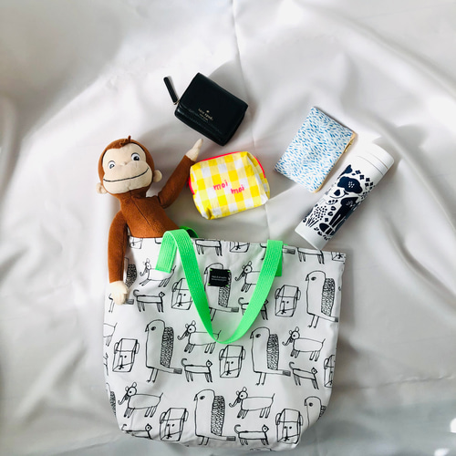 ネオンカラーが持ち手の大きめバッグ トートバッグ LAISSE PASSE 通販