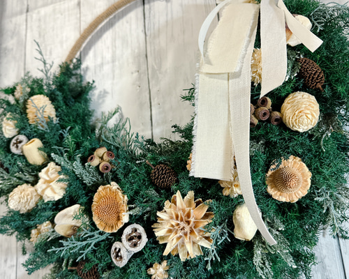 クリスマスリース 三日月 直径40cm プリザーブドフラワー MUM FLOWERS